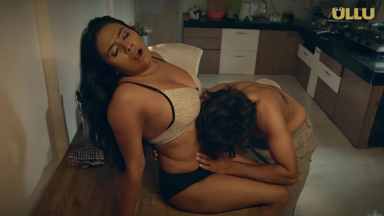 Tu Dekh Meri Photo EP05 Ullu Hot Hindi Porn Web Series 2025