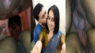 xvideos net New Telugu Mom Her Pussy Getting Fucked Hard in OYO Hotel room