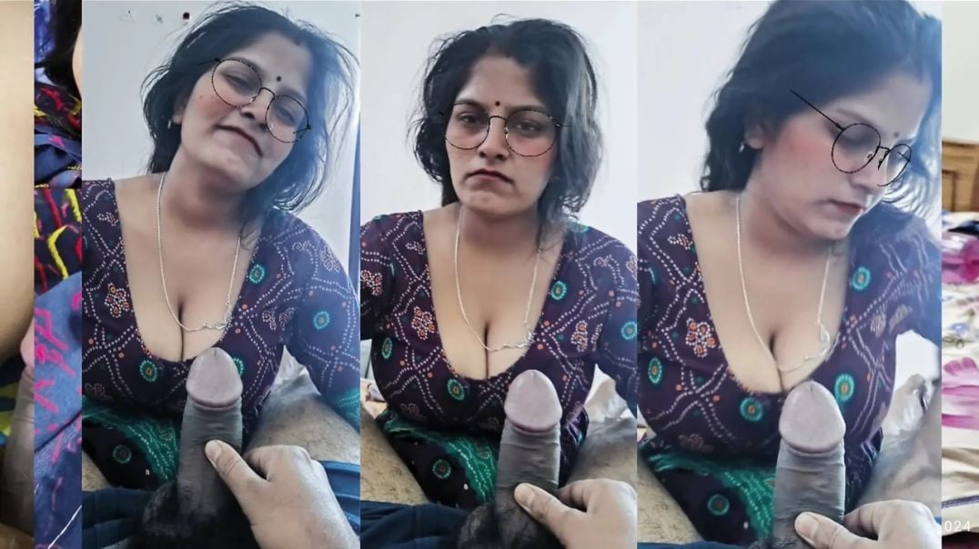 Horny Cute Indian Housewife Sharing Bed With Is Neighbour Young Boy Desi MMS